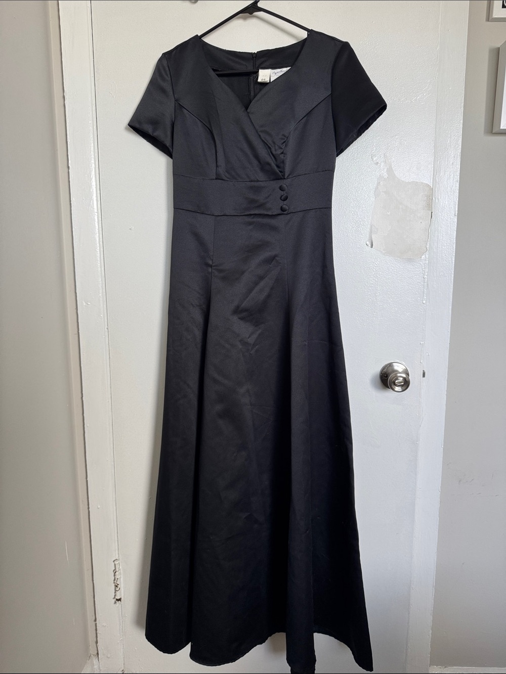 Southeastern Black Size 4 Dress